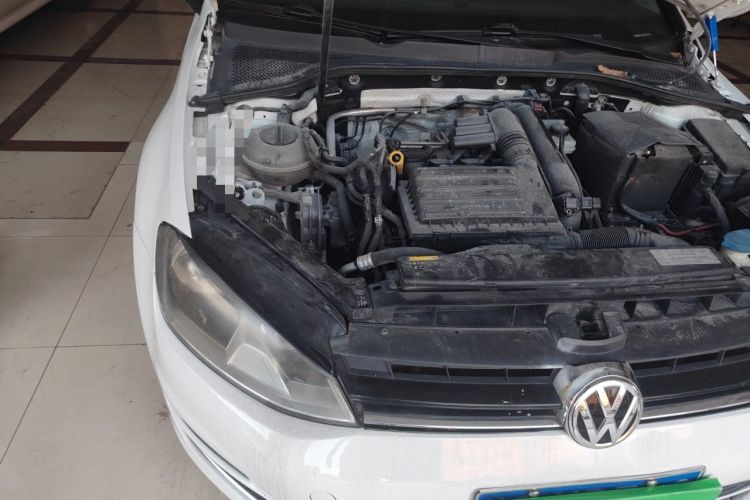 Used Volkswagen Golf 2014 1.4TSI Automatic Luxury Model Engine Bay Right
