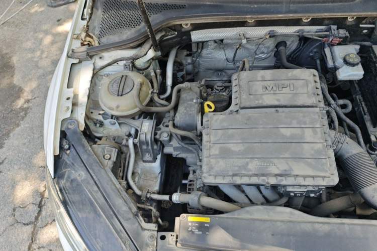 Used Volkswagen Golf 2014 1.6L Manual Fashion Edition Engine Bay Right