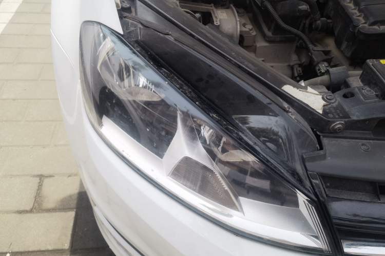 Used Volkswagen Golf 2014 1.6L Automatic Comfort Model Engine Bay Right