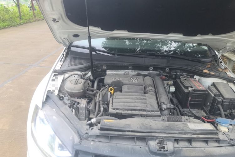 Used Volkswagen Golf 2014 1.4TSI Automatic Comfort Model Engine Bay Right
