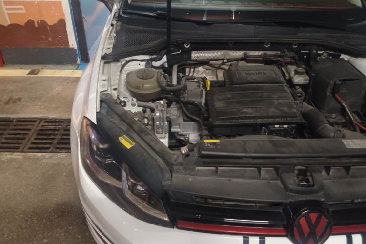 Used Volkswagen Golf 2014 1.6L Automatic Fashion Model Engine Bay Right