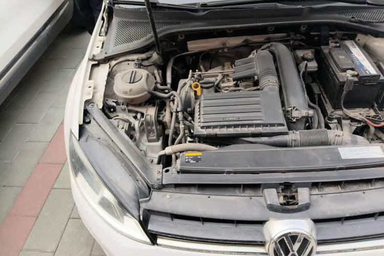 Used Volkswagen Golf 2014 1.4TSI Automatic Comfort Model Engine Bay Right
