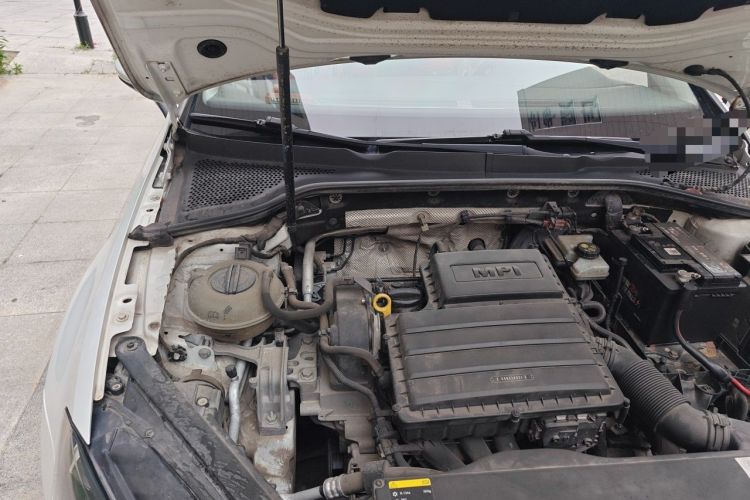 Used Volkswagen Golf 2014 1.6L Automatic Comfort Model Engine Bay Right