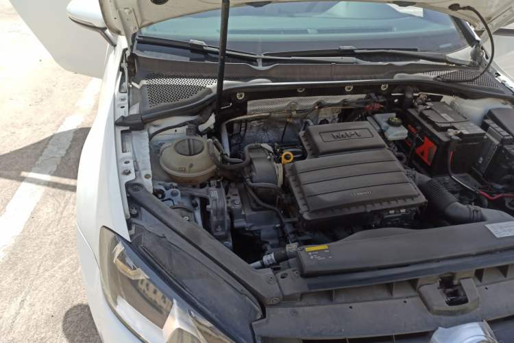 Used Volkswagen Golf 2014 1.6L Automatic Comfort Model Engine Bay Right