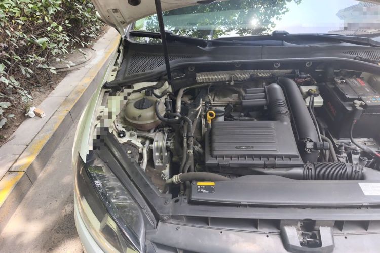 Used Volkswagen Golf 2014 1.4TSI Automatic Comfort Model Engine Bay Right