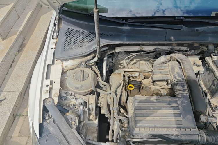 Used Volkswagen Golf 2014 1.4TSI Automatic Luxury Model Engine Bay Right