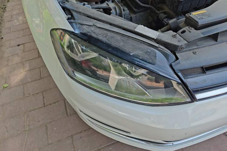 Used Volkswagen Golf 2014 1.6L Manual Fashion Edition Engine Bay Right