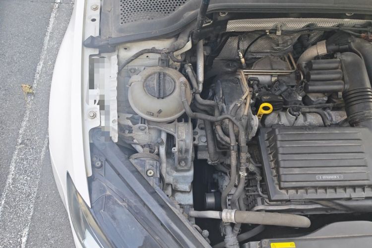 Used Volkswagen Golf 2014 1.4TSI Automatic Luxury Model Engine Bay Right