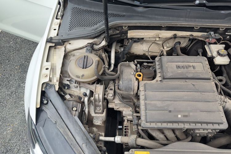 Used Volkswagen Golf 2014 1.6L Manual Fashion Edition Engine Bay Right