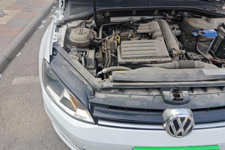 Used Volkswagen Golf 2014 1.4TSI Automatic Comfort Model Engine Bay Right