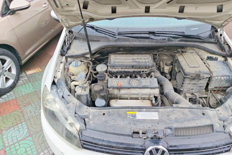 Used Volkswagen Golf 2014 1.6L Automatic Comfort Model Engine Bay Right