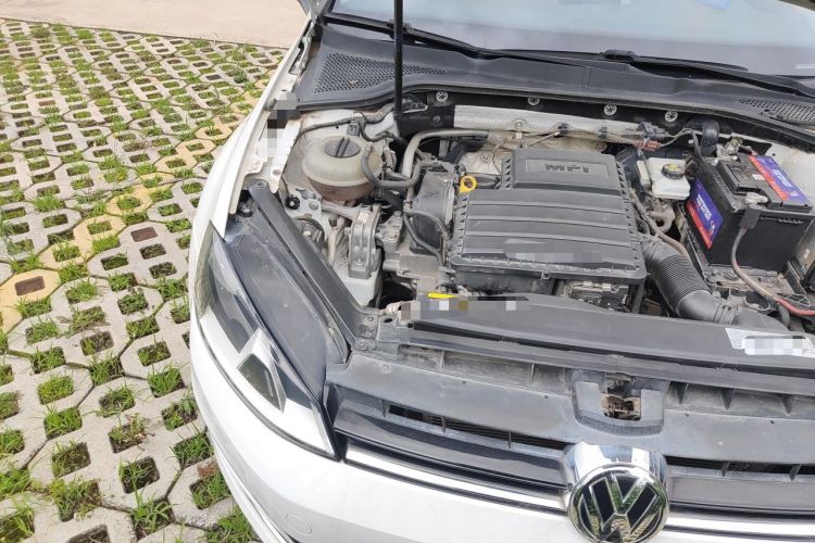 Used Volkswagen Golf 2014 1.6L Manual Fashion Edition Engine Bay Right