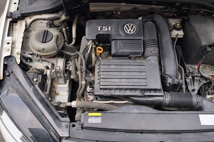 Used Volkswagen Golf 2014 1.4TSI Automatic Luxury Model Engine Bay Right
