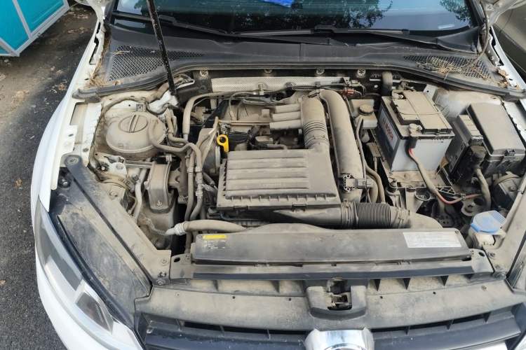 Used Volkswagen Golf 2014 1.4TSI Automatic Comfort Model Engine Bay Right