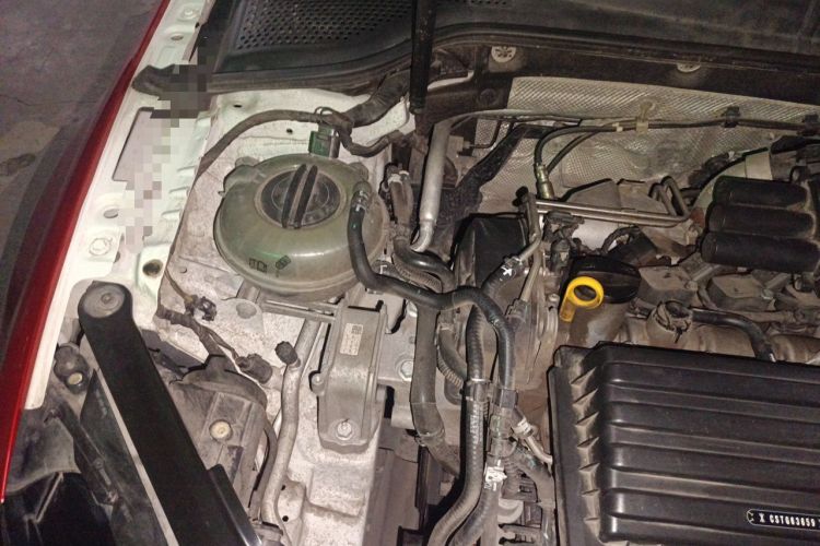 Used Volkswagen Golf 2014 1.4TSI Automatic Luxury Model Engine Bay Right