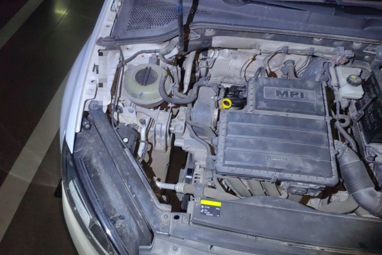 Used Volkswagen Golf 2014 1.6L Automatic Comfort Model Engine Bay Right