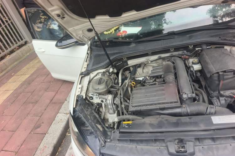 Used Volkswagen Golf 2014 1.4TSI Automatic Flagship Model Engine Bay Right