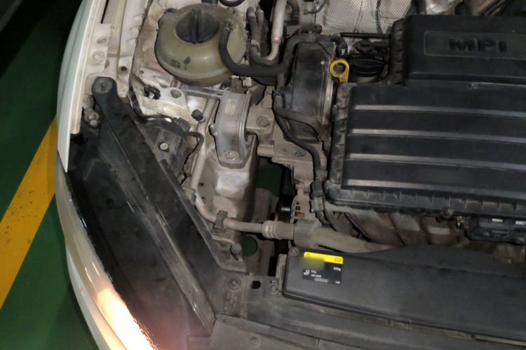 Used Volkswagen Golf 2014 1.6L Automatic Comfort Model Engine Bay Right
