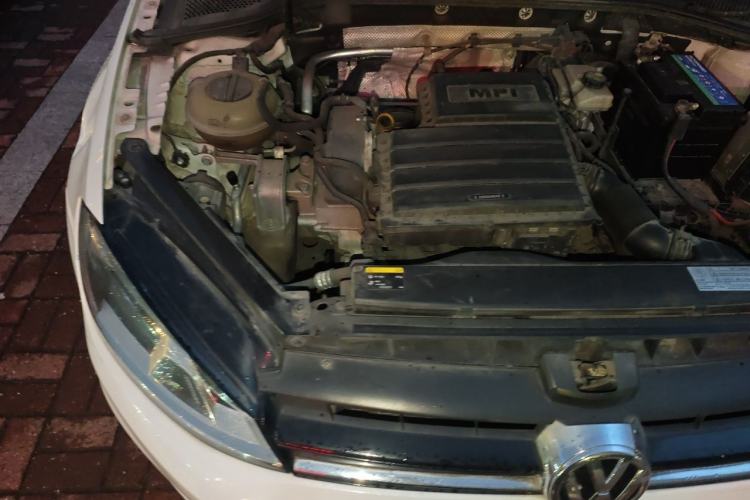 Used Volkswagen Golf 2014 1.6L Automatic Comfort Model Engine Bay Right