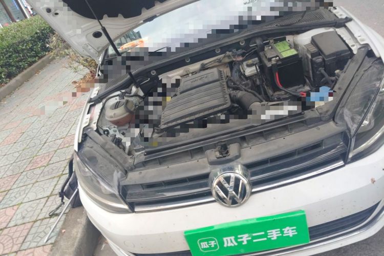 Used Volkswagen Golf 2014 1.6L Automatic Comfort Model Engine Bay Right