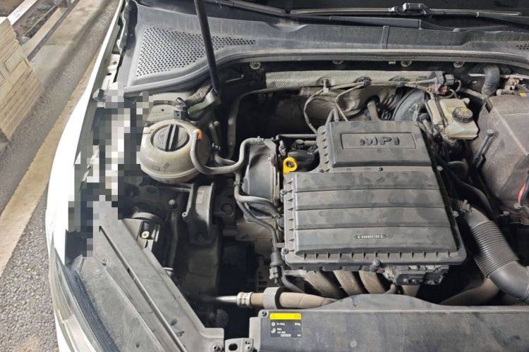 Used Volkswagen Golf 2014 1.6L Automatic Fashion Model Engine Bay Right