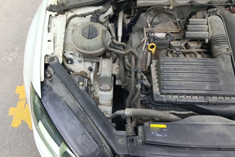 Used Volkswagen Golf 2014 1.4TSI Automatic Luxury Model Engine Bay Right