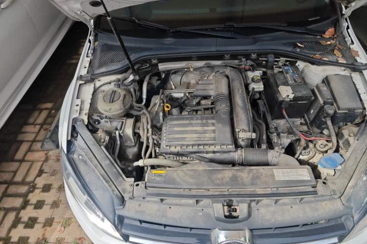 Used Volkswagen Golf 2014 1.4TSI Automatic Comfort Model Engine Bay Right