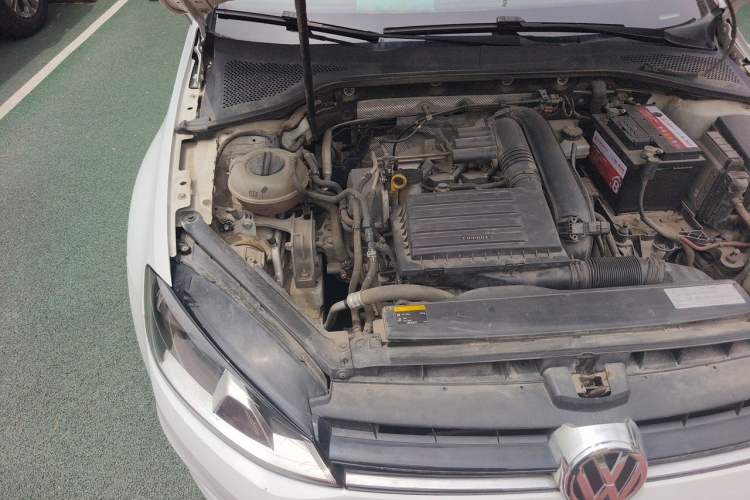 Used Volkswagen Golf 2014 1.4TSI Automatic Comfort Model Engine Bay Right