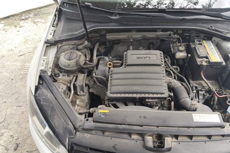Used Volkswagen Golf 2014 1.6L Automatic Comfort Model Engine Bay Right