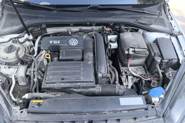Used Volkswagen Golf 2014 1.4 TSI Manual Comfort Model Engine Bay