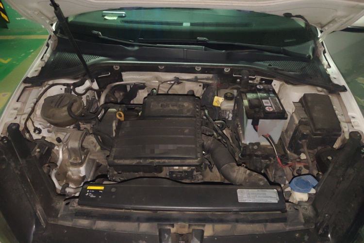 Used Volkswagen Golf 2014 1.6L Automatic Fashion Model Engine Bay