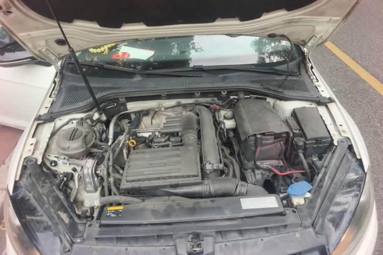 Used Volkswagen Golf 2014 1.4TSI Automatic Flagship Model Engine Bay