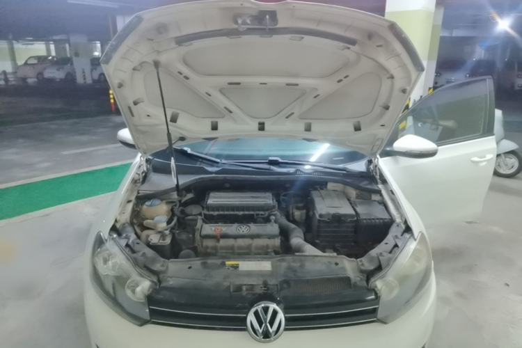 Used Volkswagen Golf 2014 1.6L Automatic Comfort Model Engine Bay
