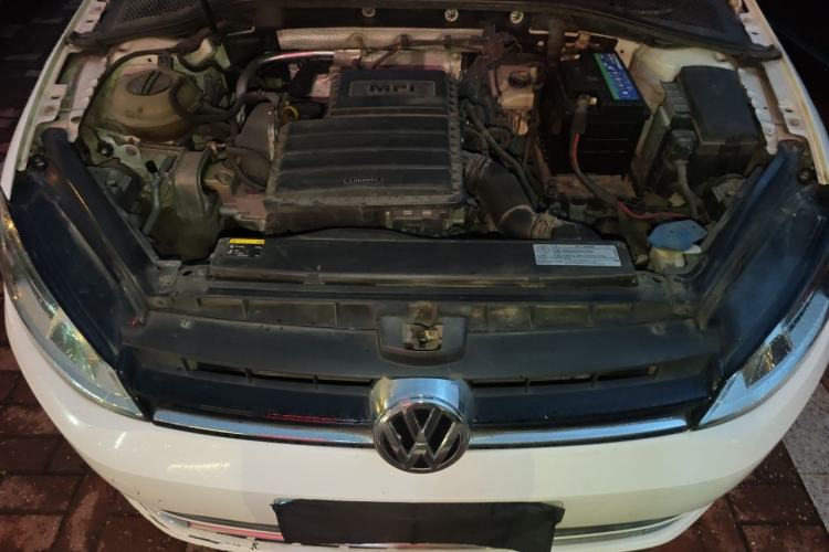 Used Volkswagen Golf 2014 1.6L Automatic Comfort Model Engine Bay