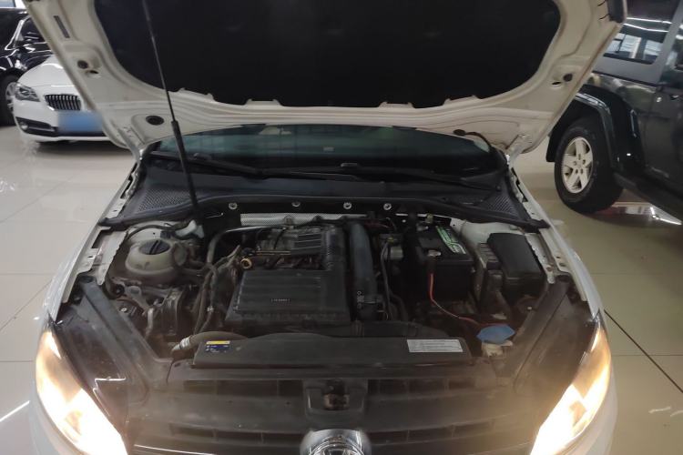 Used Volkswagen Golf 2014 1.4TSI Automatic Comfort Model Engine Bay