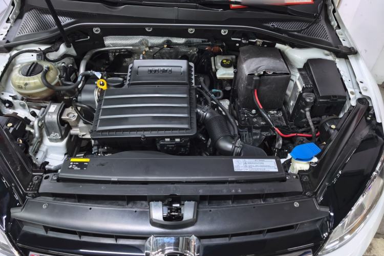 Used Volkswagen Golf 2014 1.6L Automatic Comfort Model Engine Bay