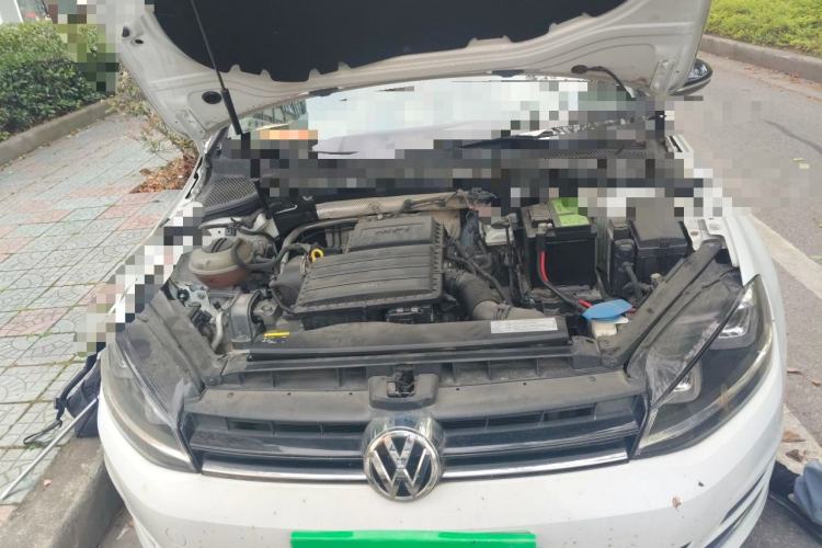 Used Volkswagen Golf 2014 1.6L Automatic Comfort Model Engine Bay