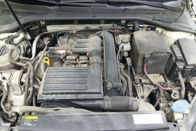 Used Volkswagen Golf 2014 1.4TSI Automatic Luxury Model Engine Bay