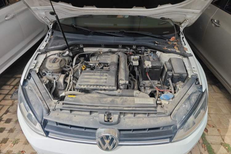 Used Volkswagen Golf 2014 1.4TSI Automatic Comfort Model Engine Bay