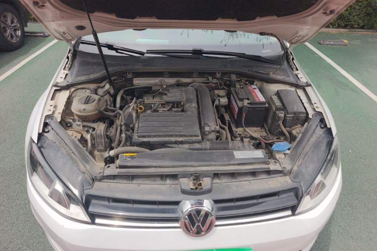 Used Volkswagen Golf 2014 1.4TSI Automatic Comfort Model Engine Bay