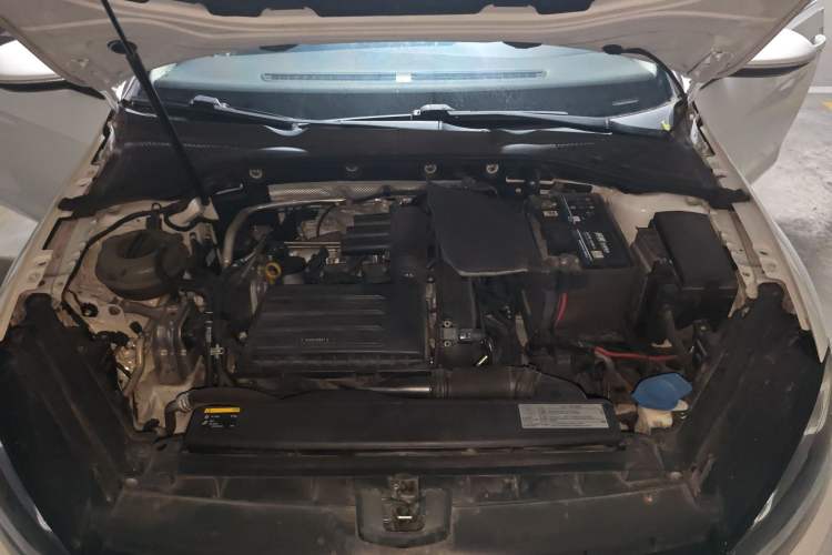 Used Volkswagen Golf 2014 1.4TSI Automatic Flagship Model Engine Bay
