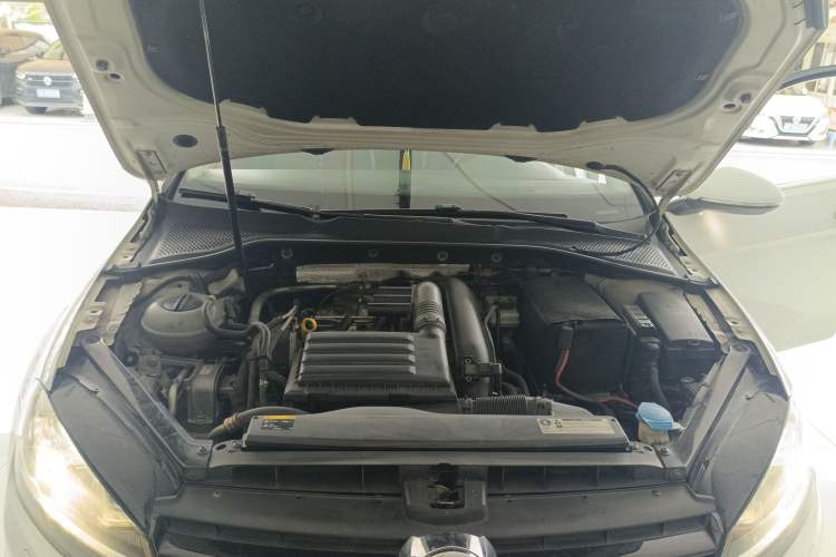 Used Volkswagen Golf 2014 1.4TSI Luxury Travel Edition Engine Bay
