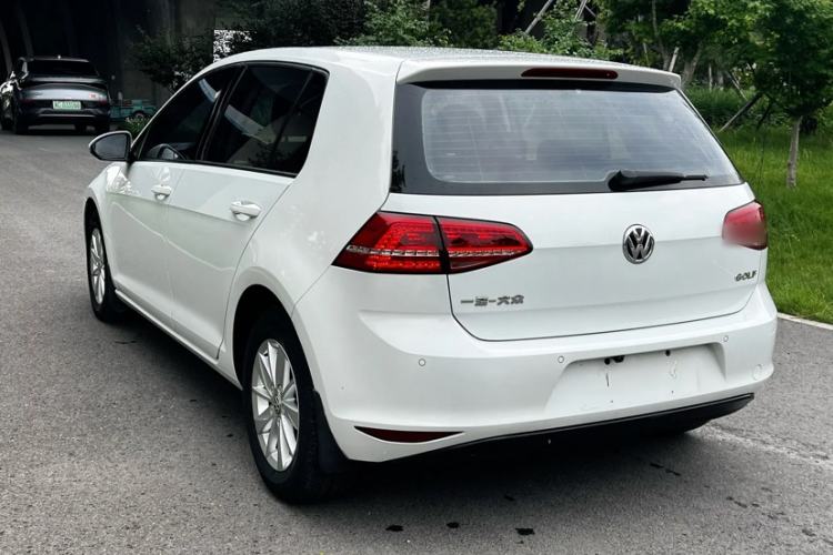 Used Volkswagen Golf 2014 1.6L Automatic Fashion Model Exterior 2