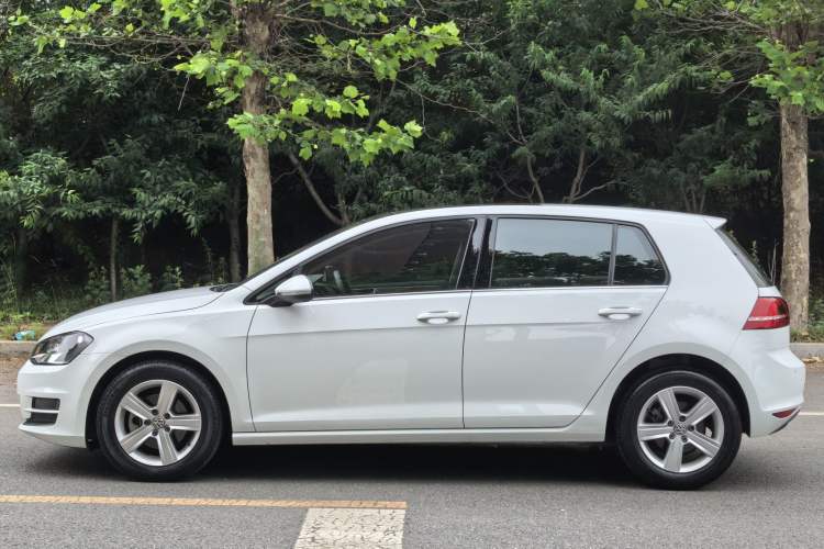 Used Volkswagen Golf 2014 1.6L Automatic Comfort Model Exterior 2