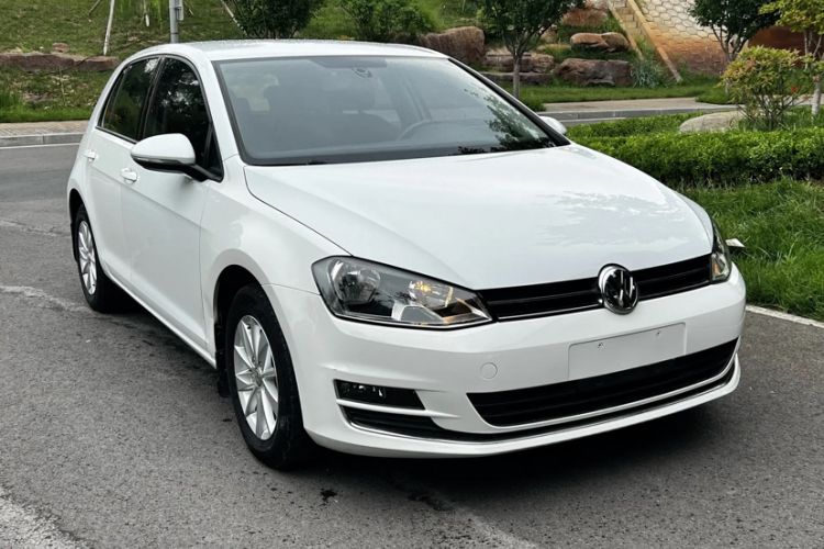 Used Volkswagen Golf 2014 1.6L Automatic Fashion Model Exterior 3