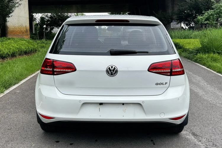 Used Volkswagen Golf 2014 1.6L Automatic Fashion Model Exterior 5