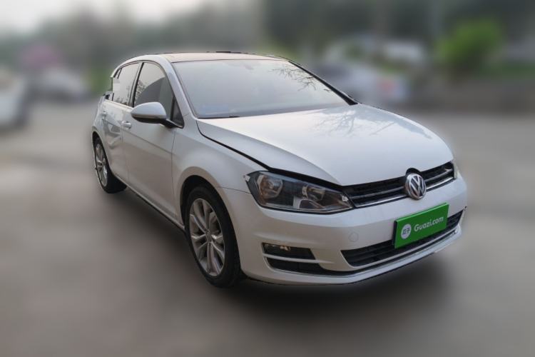 Used Volkswagen Golf 2014 1.4TSI Automatic Luxury Model Front Right 45 Deg