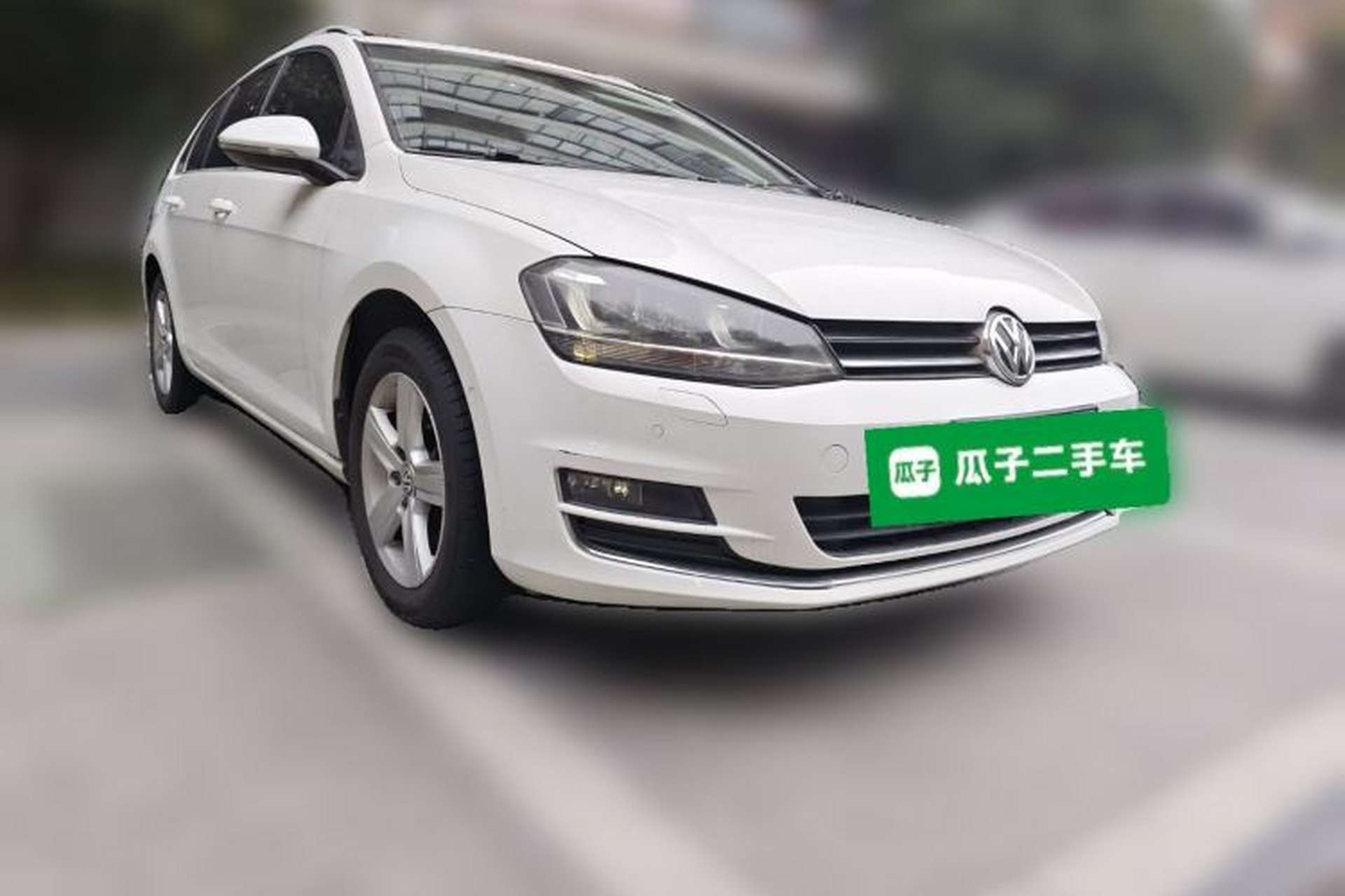 Used Volkswagen Golf 2014 1.4TSI Luxury Travel Edition Front Right 45 Deg
