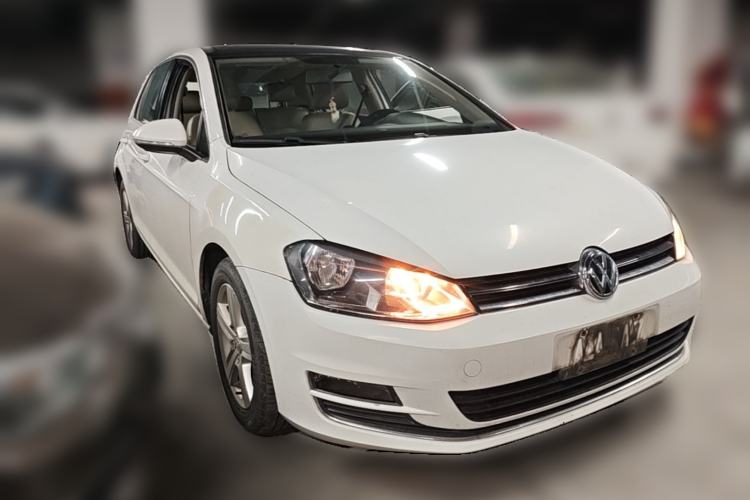 Used Volkswagen Golf 2014 1.6L Automatic Comfort Model Front Right 45 Deg