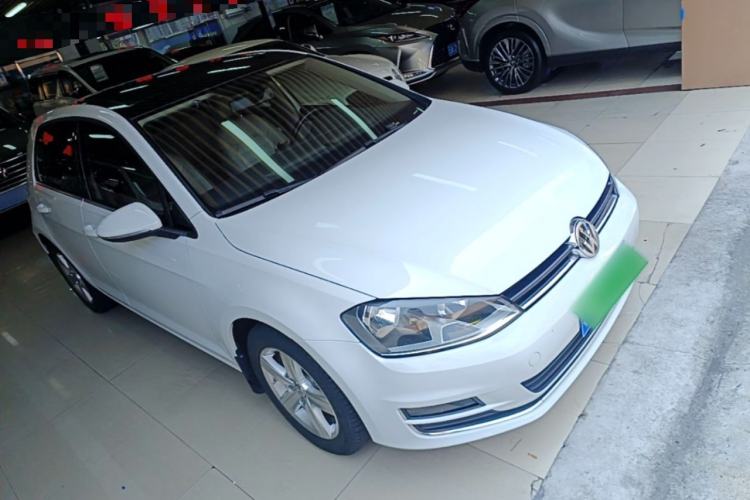 Used Volkswagen Golf 2014 1.4TSI Automatic Luxury Model Front Right 45 Deg